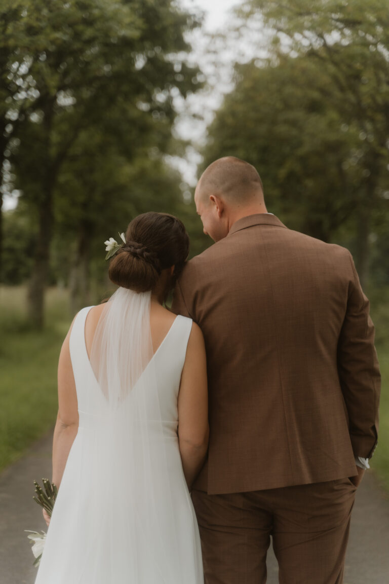 Hochzeitsfotos: Emotionale kirchliche Trauung von Eva & Fabian in Strohn, Eifel