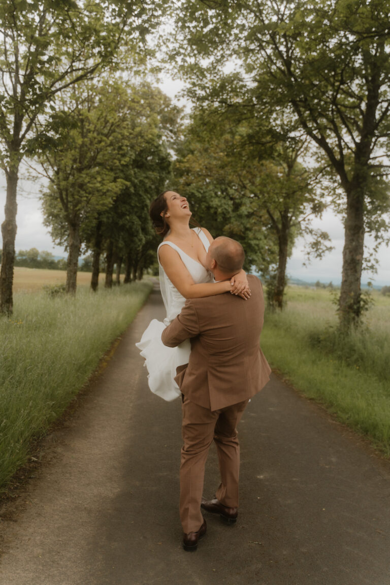 Hochzeitsfotos: Emotionale kirchliche Trauung von Eva & Fabian in Strohn, Eifel