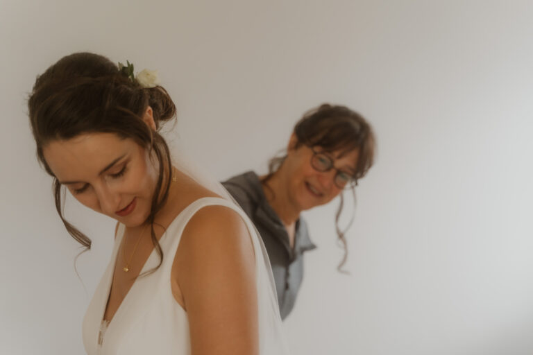 Hochzeitsfotos: Emotionale kirchliche Trauung von Eva & Fabian in Strohn, Eifel